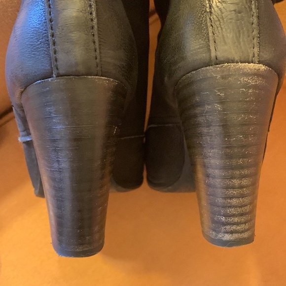 Boutique 9. Leather Lace Up Ankle Booties with Faux Fur lining size 9 - Picture 11 of 15